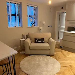 New Apartment, 10 Mins From Principality Stadium Cardiff